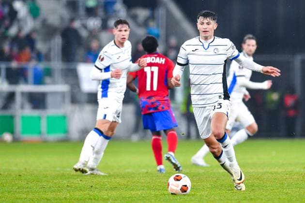 SOSNOWIEC, POLAND - DECEMBER 14: Giovanni Bonfanti (43) of Atalanta BC during UEFA Europa League Matchday 6 group stage match between Rakow Czestochowa and Atalanta BC at Zaglebiowski Park Sportowy on December 14, 2023 in Sosnowiec, Rakow Czestochowa v Atalanta BC Copyright: xMateuszxSobczakx