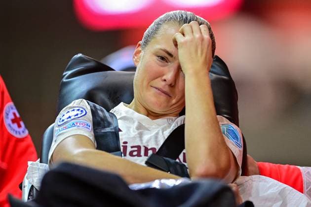 Magdalena Eriksson FC Bayern Munich, FCB, 5 has to be carried off on a stretcher due to injury, injured, injury, injured, sporting injury, 14 12 2023, Munich Germany , Football, UEFA Womens Champions League, Group C, FC Bayern Munich Ajax Amsterdam xslx
