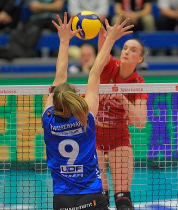 14 12 2023, Dresdens Grace Frohling against Stuttgarts Eline Timmerman, Dresdner SC MTV Allianz Stuttgart, volleyball, DVV Cup, semi-final, Dresden Germany