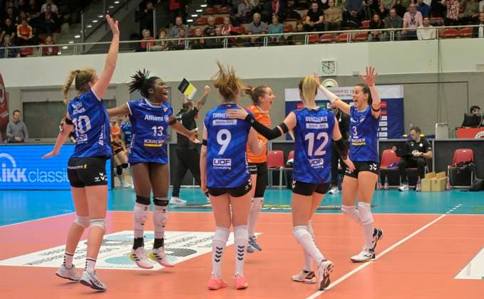 14 12 2023, Stuttgart celebrates after the victory, Dresdner SC MTV Allianz Stuttgart 1 3, Volleyball, DVV Cup, semi-final, Dresden Germany