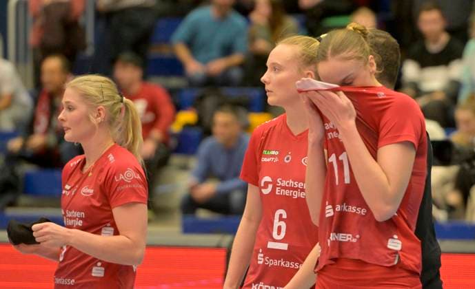 14 12 2023, Disappointment for Dresdens Hester Jasper, Dresdens Jennifer Janiska and Dresdens Grace Frohling, Dresdner SC MTV Allianz Stuttgart 1 3, Volleyball, DVV Cup, semi-final, Dresden Germany