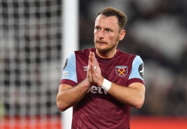 Vladimir Coufal of West Ham United claps the fans at full time West Ham United v Freiburg, UEFA Europa League, Group A, Football, London Arena, London, UK - 14 Dec 2023 EDITORIAL USE ONLY No use with unauthorised audio, video, data, fixture lists, club league logos or live services. Online in-match use limited to 120 images, no video emulation. No use in betting, games or single club league player publications. Copyright: xAlanxWalter Shutterstockx 14254269bk
