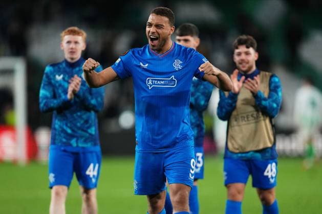 Cyriel Dessers of Rangers FC celebrates the victory at full time Real Betis v Rangers, UEFA Europa League, Group C, Football, Benito VIllamarin Stadium, Seville, Spain - 14 Dec 2023 EDITORIAL USE ONLY No use with unauthorised audio, video, data, fixture lists, club league logos or live services. Online in-match use limited to 120 images, no video emulation. No use in betting, games or single club league player publications. Copyright: xBaguxBlanco Shutterstockx 14254285dn