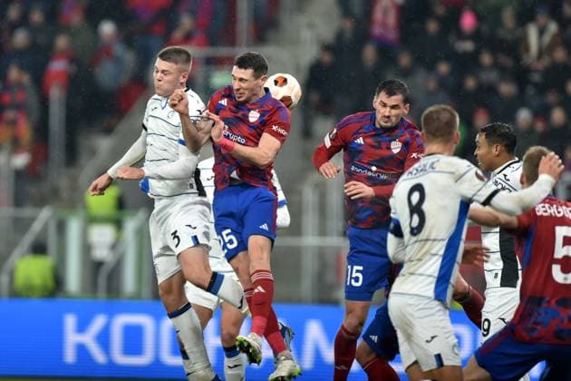 2023.12.14 Sosnowiec Pilka nozna, UEFA Liga Europy, sezon 2023 2024 Rakow Czestochowa - Atalanta Bergamo N z Emil Holm, Bogdan Racovitan, Adnan Kovacevic, Mario Pasalic, Luis Muriel, Gustaw Berggren Foto Krzysztof Porebski PressFocus 2023.12.14 Sosnowiec Football, UEFA Europa League, 2023 24 season Rakow Czestochowa - Atalanta Bergamo Emil Holm, Bogdan Racovitan, Adnan Kovacevic, Mario Pasalic, Luis Muriel, Gustaw Berggren Credit: Krzysztof Porebski PressFocus NEWSPIX.PL --- Newspix.pl POLAND OUT! 20231214PF_KP97048