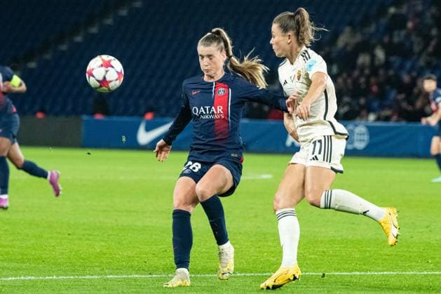 Jade Le Guilly (PSG) FOOTBALL : PSG vs AS Roma - UEFA WomenÂ’s Champions League - 14 12 2023 BaptisteAutissier Panoramic 