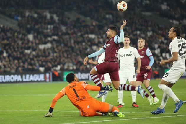 Emerson of West Ham United shoots at goal during the UEFA Europa League match between West Ham United and SC Freiburg at the London Stadium, Queen Elizabeth Olympic Park , London, England on 14 December 2023. Copyright: xJoshuaxSmithx 39250034