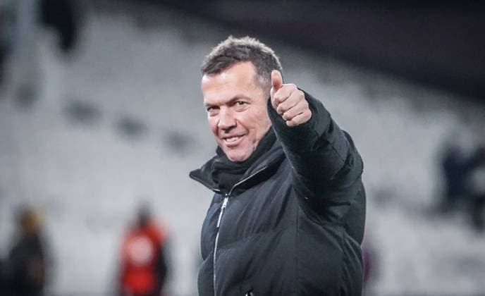 West Ham United SC Freiburg Football UEFA Europa League 2023 2024, Matchday 6, West Ham United SC Freiburg, London Stadium Football TV Expert Lothar Matthäus with thumbs up hand signal