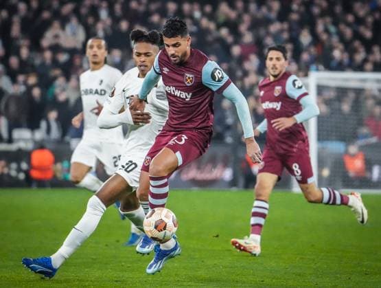West Ham United SC Freiburg Football UEFA Europa League 2023 2024, Matchday 6, West Ham United SC Freiburg, London Stadium West Hams Emerson in a duel with Freiburgs Junior Adamu