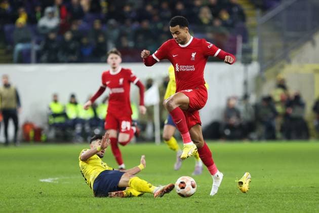 231214 Royale Union Saint-Gilloise vs Liverpool FC Cody Gakpo of Liverpool loses his shoe during a football game between Royale Union Saint-Gilloise and Liverpool FC on day 6 in Group E of the UEFA Europa League season 2023-2024 competition on December 14, 2023 in Brussels, Belgium. (Photo by Frank Abbeloos Isosport) BRUSSELS BELGIUM  Copyright: xx 424927
