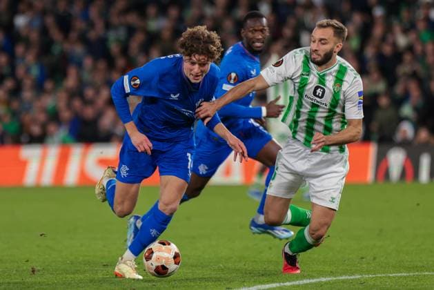Real Betis v Rangers FC: Group C - UEFA Europa League 2023 24 Sam Lammers of Rangers FC is battling for the ball during the UEFA Europa League - Group C match between Real Betis and Rangers FC at Benito Villamarin in Seville, Spain, on December 14, 2023. Seville Spain  Copyright: xDAXxImagesx originalFilename:daximages-realbeti231214_npvih.jpg