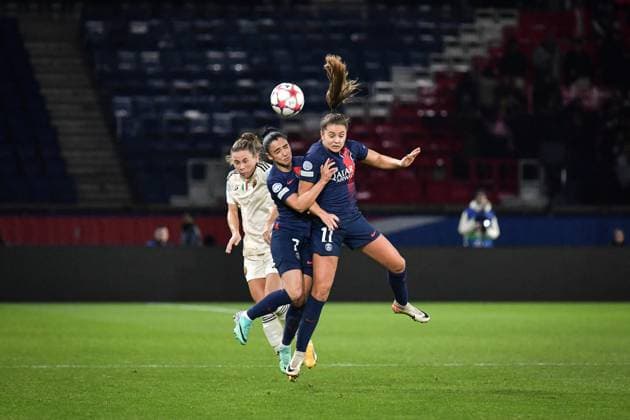 Women s Champions League - PSG v AS Roma Paris Saint-Germain s defender Sakina Karchaoui (C) heads the ball during the Women s UEFA Champions League football match between Paris Saint-Germain and AS Roma at the Parc des Princes stadium in Paris, France on December 14, 2023. Photo by Firas Abdullah ABACAPRESS.COM Paris Ile-de-France France  Copyright: xAbdullahxFiras ABACAx