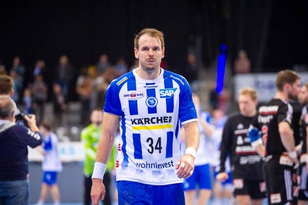 Kai Haefner TVB Stuttgart, 34 visibly disappointed after narrow defeat TVB Stuttgart HC Erlangen, Sport, Handball, 2023 2024, Liqui Moly Handball Bundesliga, 15 12 2023, Stuttgart Porsche Arena , DEU TVB Stuttgart HC Erlangen, 15 12 2023, Stuttgart Porsche Arena , DEU Stuttgart Copyright: xSandyxDinkelackerx EP_SDR