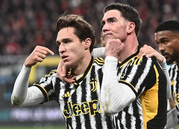 Sport Themen der Woche KW50 Sport Bilder des Tages December 15, 2023, GENOA, ITALY: Juventus Federico Chiesa (L) jubilates with his teammates after scoring the gol during the Italian Serie A match, Genoa CFC vs Juventus Fc at Luigi Ferraris stadium in Genoa, Italy, 15 december 2023..ANSA LUCA ZENNARO Soccer: Serie A; Genoa-Juventus  - ZUMAa110 20231215_zaf_a110_026 Copyright: xLucaxZennarox
