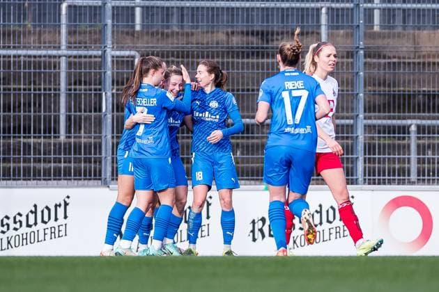 GOOGLE PIXEL Womens Bundesliga 1 FC Köln SGS Essen 16 12 2023 Cheering for 0 1 by Lena Ostermeier SGS Essen, 18 GOOGLE PIXEL Womens Bundesliga, 1 FC Köln SGS Essen, Koeln, Franz Kremer Stadion am 16 12 2023 DFB REGULATIONS PROHIBIT ANY USE OF PHOTOGRAPHS AS IMAGE SEQUENCES AND OR QUASI VIDEO Copyright: xBEAUTIFULxSPORTS Wunderlx