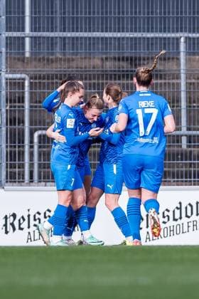 GOOGLE PIXEL Womens Bundesliga 1 FC Köln SGS Essen 16 12 2023 Cheering for 0 1 by Lena Ostermeier SGS Essen, 18 GOOGLE PIXEL Womens Bundesliga, 1 FC Köln SGS Essen, Koeln, Franz Kremer Stadion am 16 12 2023 DFB REGULATIONS PROHIBIT ANY USE OF PHOTOGRAPHS AS IMAGE SEQUENCES AND OR QUASI VIDEO Copyright: xBEAUTIFULxSPORTS Wunderlx