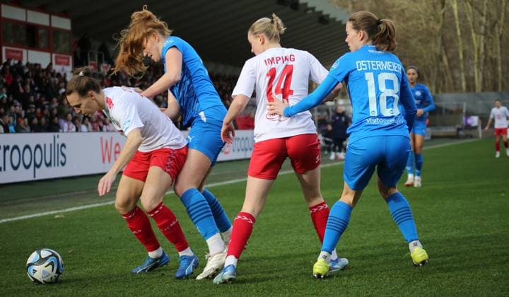 16 12 2023, xgrfx, Fußball 1 Bundesliga Damen, 1 FC Koeln SGS Essen emspor, v l Dora Zeller 1 FC Köln , Laura Pucks SGS Essen , Carlotta Imping 1 FC Köln , Lena Ostermeier SGS Essen DFL DFB REGULATIONS PROHIBIT ANY USE OF PHOTOGRAPHS as IMAGE SEQUENCES and or QUASI VIDEO Koeln