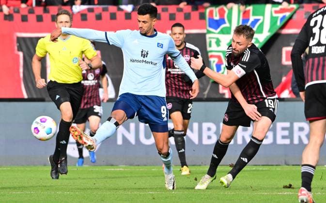 16 12 2023 Soccer season 2023 2024 2 Soccer Bundesliga 17 Matchday 1 FC Nürnberg FCN Club Hamburger SV HSV Sportfoto Zink xwoxzix DFL regulations prohibit any use of photographs as image sequences and or quasi video only for editorial use Robert Glatzel 9, Hamburger SV HSV Florian Hübner Huebner 19, 1 FC Nürnberg FCN