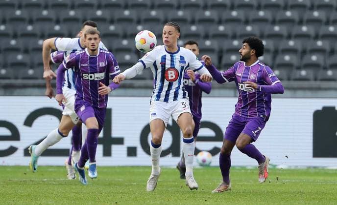 Derry Scherhant, Noel Niemann duel match scene Action Sport Football Soccer DFL 2 Bundesliga Men 17 Matchday Season 2023 2024 16 12 2023 Hertha BSC Berlin vs VfL Osnabrück DFL regulations prohibit any use of photographs as image sequences and or quasi video