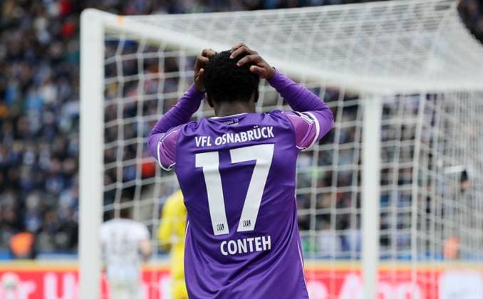 Christian Conteh disappointed after missed goal chance Disappointment Sport Football Soccer DFL 2 Bundesliga Men 17 Matchday Season 2023 2024 16 12 2023 Hertha BSC Berlin vs VfL Osnabrück DFL regulations prohibit any use of photographs as image sequences and or quasi video