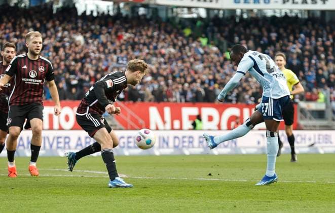 16 12 2023 Soccer Season 2023 2024 2 Soccer Bundesliga 17 Matchday 1 FC Nürnberg FCN Club Hamburger SV HSV Sportfoto Zink DaMa xdaxmax DFL regulations prohibit any use of photographs as image sequences and or quasi video only for editorial use Tor Treffer Torschuß zum 0 2 Torschütze Jean Luc Dompe 27, Hamburger SV HSV