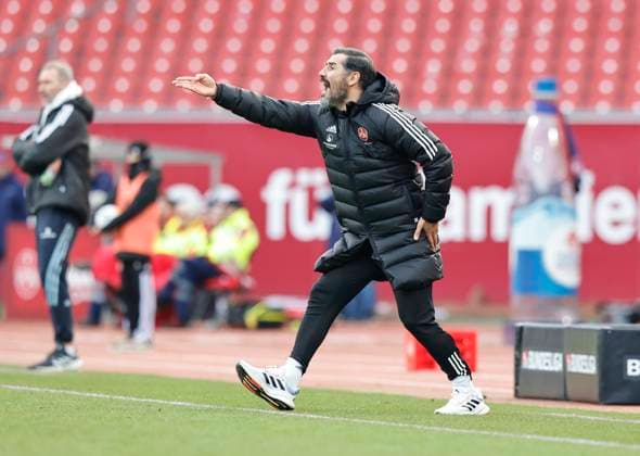 16 12 2023 Soccer Season 2023 2024 2 Soccer Bundesliga 17 Matchday 1 FC Nürnberg FCN Club Hamburger SV HSV Sportfoto Zink DaMa xdaxmax DFL regulations prohibit any use of photographs as image sequences and or quasi video only for editorial use Cristian Fiel Trainer 1 FC Nürnberg FCN indicates gestures directs gives instructions