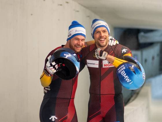 Bilder des Jahres 2023, Sport 12 Dezember Sport Themen der Woche KW50 Sport Bilder des Tages Johannes Lochner, Georg Fleischhauer (Deutschland) jubeln im Ziel ueber den Sieg, AUT, IBSF BMW Bob Weltcup Innsbruck, Zweierbob Rennen Herren, 16.12.2023 AUT, IBSF BMW Bob Weltcup Innsbruck, Zweierbob Rennen Herren, 16.12.2023 Innsbruck Igls *** Johannes Lochner, Georg Fleischhauer Germany celebrate victory at the finish, AUT, IBSF BMW Bobsleigh World Cup Innsbruck, two-man bobsleigh race men, 16 12 2023 AUT, IBSF BMW Bobsleigh World Cup Innsbruck, two-man bobsleigh race men, 16 12 2023 Innsbruck Igls Copyright: xEibner-Pressefoto Memmlerx EP_MMR