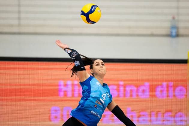2 Bundesliga Women Pro Schwarz Weiss Erfurt vs SSC Freisen Erfurt 16 12 2023 Doreen Werth 4 SSC Freisen 2 Bundesliga Women Pro Schwarz Weiss Erfurt vs SSC Freisen Riethsporthalle Erfurt 16 12 2023 Copyright: xBEAUTIFULxSPORTS Duehringx