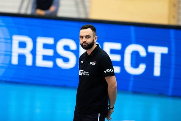 2 Bundesliga Women Pro Schwarz Weiss Erfurt vs SSC Freisen Erfurt 16 12 2023 Coach Mateusz Zarczynski Coach Schwarz Weiss Erfurt 2 Bundesliga Women Pro Schwarz Weiss Erfurt vs SSC Freisen Riethsporthalle Erfurt 16 12 2023 Copyright: xBEAUTIFULxSPORTS Duehringx