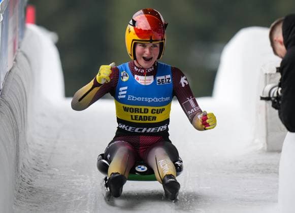 Bilder des Jahres 2023, Sport 12 Dezember Sport Themen der Woche KW50 December 16, 2023, WHISTLER, BC, CANADA: Julia Taubitz, of Germany, celebrates after racing to a first place finish during a women s luge World Cup event in Whistler, B.C., Saturday, Dec. 16, 2023. Canada News - December 16, 2023  - ZUMAc35_ 20231216_zaf_c35_020 Copyright: xDarrylxDyckx