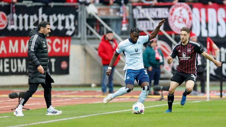 Picture Coach Cristian Fiel 1 FC Nuernberg , Stephan Ambrosius Hamburger SV and Jannes Horn 1 FC Nuernberg, 38 l r 16 12 2023, Football, 2 Bundesliga, 1 FC Nürnberg Hamburger SV, GER, Nuernberg, Max Morlock Stadion, DFL REGULATIONS PROHIBIT ANY USE OF PHOTOGRAPHS AS IMAGE SEQUENCES AND OR QUASI VIDEO Copyright: HMBxMedia xHeikoxBecker