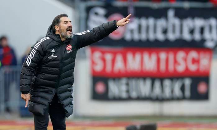 Picture Coach Cristian Fiel 1 FC Nuernberg 16 12 2023, Football, 2 Bundesliga, 1 FC Nürnberg Hamburger SV, GER, Nuernberg, Max Morlock Stadion, DFL REGULATES PROHIBIT ANY USE OF PHOTOGRAPHS AS IMAGE SEQUENCES AND OR QUASI VIDEO Copyright: HMBxMedia xHeikoxBecker