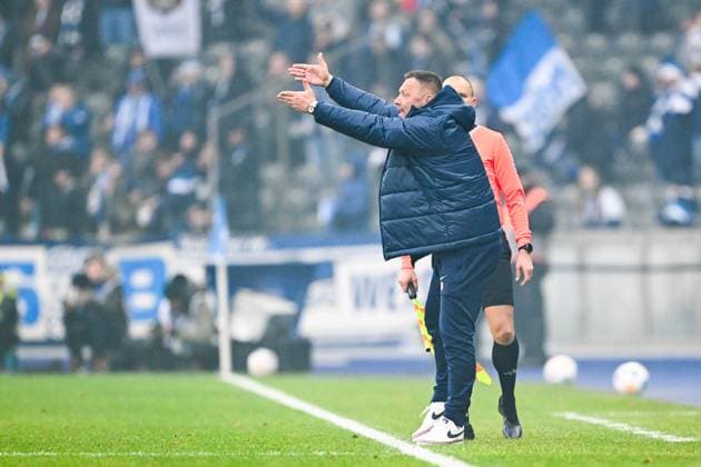 2 Bundesliga Hertha BSC Berlin VfL Osnabrück on 16 12 2023 at the Olympiastadion in Berlin Coach Pal Dardai Hertha BSC Berlin gives loud instructions MT