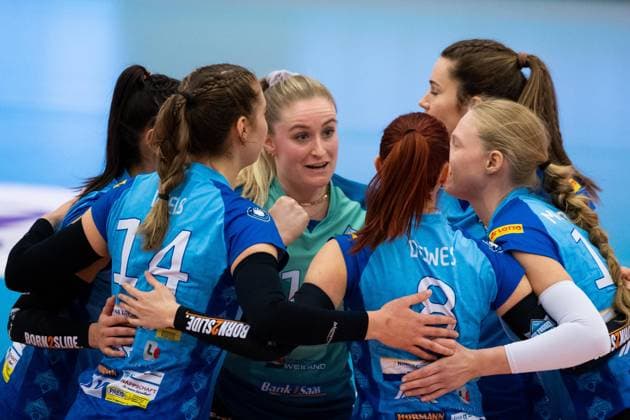 2 Bundesliga Women Pro Schwarz Weiss Erfurt vs SSC Freisen Erfurt 16 12 2023 Lena Zewe 13 SSC Freisen Center and team 2 Bundesliga Women Pro Schwarz Weiss Erfurt vs SSC Freisen Riethsporthalle Erfurt 16 12 2023 Copyright: xBEAUTIFULxSPORTS Duehringx