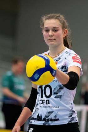 2 Bundesliga Women Pro Schwarz Weiss Erfurt vs SSC Freisen Erfurt 16 12 2023 Pia Mohr 10 Schwarz Weiss Erfurt 2 Bundesliga Women Pro Schwarz Weiss Erfurt vs SSC Freisen Riethsporthalle Erfurt 16 12 2023 Copyright: xBEAUTIFULxSPORTS Duehringx