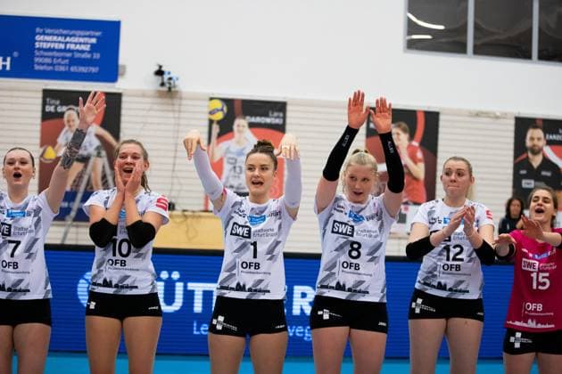 2 Bundesliga Women Pro Schwarz Weiss Erfurt vs SSC Freisen Erfurt 16 12 2023 from left Ashlyn Maye Blotzer 7 Schwarz Weiss Erfurt , Pia Mohr 10 Schwarz Weiss Erfurt , Alina Zellin 1 Schwarz Weiss Erfurt , Sina Stöckmann 8 Schwarz Weiss Erfurt , Tina De Groot 12 Schwarz Weiss Erfurt and Mia Mercedes Kettner 15 Schwarz Weiss Erfurt 2 Bundesliga Women Pro Schwarz Weiss Erfurt vs SSC Freisen Riethsporthalle Erfurt 16 12 2023 Copyright: xBEAUTIFULxSPORTS Duehringx