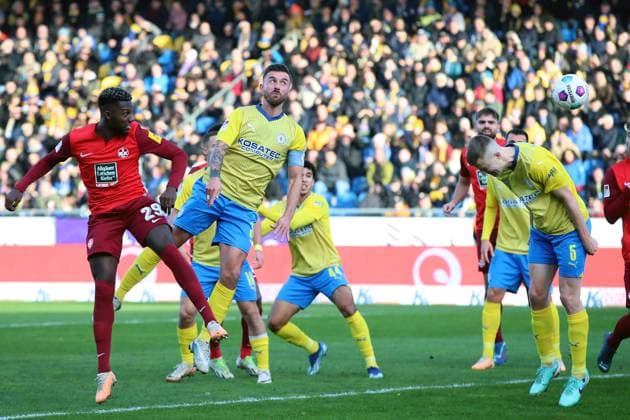 17 12 2023, xtgx, Soccer 2 Bundesliga, Eintracht Braunschweig 1 FC Kaiserslautern emspor, v l own goal to 0 1 by Ermin Bicakic Eintracht Braunschweig DFL DFB REGULATIONS PROHIBIT ANY USE OF PHOTOGRAPHS as IMAGE SEQUENCES and or QUASI VIDEO Braunschweig