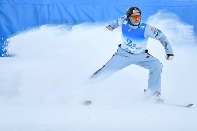 Bilder des Jahres 2023, Sport 12 Dezember Sport Themen der Woche KW50 Sport Bilder des Tages (231217) -- CHANGCHUN, Dec. 17, 2023 -- Christopher Lillis of the Team United States of America 1, competes during the final of Mixed Team Aerials at 2023-2024 FIS Freestyle Ski Aerials World Cup in Changchun, capital of northeast China s Jilin Province, Dec. 17, 2023 ) (SP)CHINA-CHANGCHUN-FREESTYLE SKI AERIALS- WORLD CUP-MIXED TEAM FINAL (CN) XuxChang 
