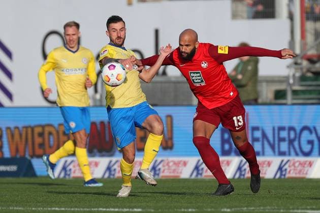 Braunschweig vs Kaiserslautern, 2 BL Braunschweig, 17 12 2023, FOOTBALL Eintracht Braunschweig vs 1 FC Kaiserslautern, 2 BL, Season 2023 24 Robin Krauße Eintracht Braunschweig , Terrence Boyd 1 FC Kaiserslautern Braunschweig