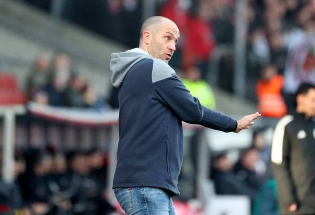 Braunschweig vs Kaiserslautern, 2 BL Braunschweig, 17 12 2023, FOOTBALL Eintracht Braunschweig vs 1 FC Kaiserslautern, 2 BL, Season 2023 24 Head coach Daniel Scherning Eintracht Braunschweig Braunschweig