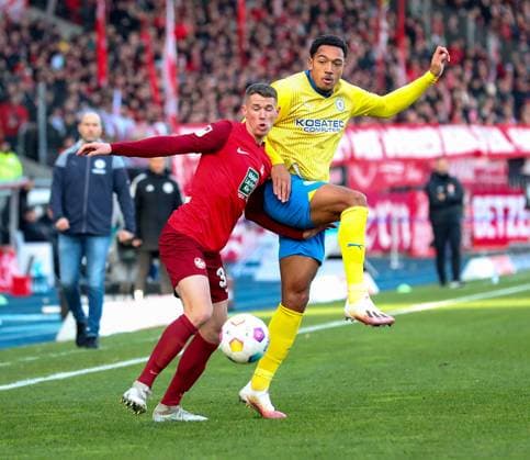 Braunschweig vs Kaiserslautern, 2 BL Braunschweig, 17 12 2023, FOOTBALL Eintracht Braunschweig vs 1 FC Kaiserslautern, 2 BL, Season 2023 24 Erik Drum 1 FC Kaiserslautern Braunschweig