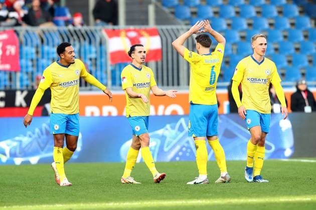 17 12 2023, xtgx, Fußball 2 Bundesliga, Eintracht Braunschweig 1 FC Kaiserslautern emspor, v l Torjubel nach dem Tor zum celebrating the goal celebrate 1 1 durch Rayan Philippe Eintracht Braunschweig DFL DFB REGULATIONS PROHIBIT ANY USE OF PHOTOGRAPHS as IMAGE SEQUENCES and or QUASI VIDEO Braunschweig
