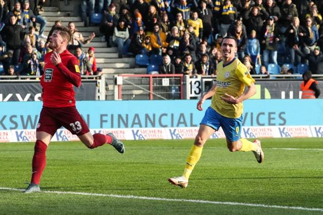 Goalscorer Rayan Philippe Eintracht Braunschweig,9 scores to 1 1 2 Soccer Bundesliga Season 2023 2024 Eintracht Braunschweig vs 1 FC Kaiserslautern at Eintracht Stadion in Braunschweig Action,Soccer,Man,Men,Germany,17 12 2023