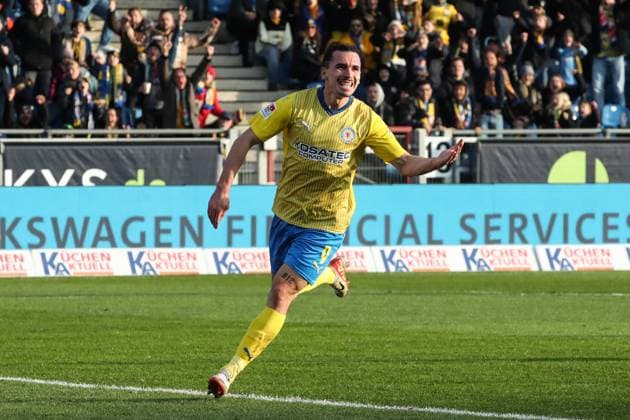 Goalscorer Rayan Philippe Eintracht Braunschweig,9 scores to 1 1 2 Soccer Bundesliga Season 2023 2024 Eintracht Braunschweig vs 1 FC Kaiserslautern at Eintracht Stadion in Braunschweig Action,Soccer,Man,Men,Germany,17 12 2023