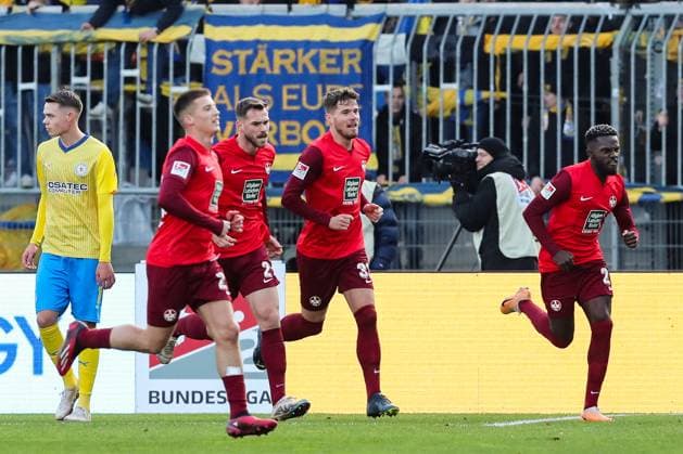 Goalscorer Jan Elvedi 1 FC Kaiserslautern,33 scores to 0 1 2 Soccer Bundesliga Season 2023 2024 Eintracht Braunschweig vs 1 FC Kaiserslautern at Eintracht Stadium in Braunschweig Action,Soccer,Man,Men,Germany,17 12 2023