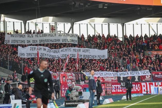 17 12 2023, xtgx, Soccer 2 Bundesliga, Eintracht Braunschweig 1 FC Kaiserslautern emspor, v l symbol photo, symbol image, poster, banner DFL, protests DFL DFB REGULATIONS PROHIBIT ANY USE OF PHOTOGRAPHS as IMAGE SEQUENCES and or QUASI VIDEO Braunschweig