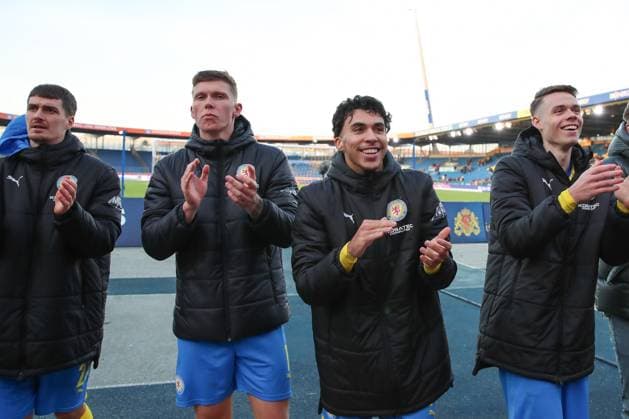 17 12 2023, xtgx, Soccer 2 Bundesliga, Eintracht Braunschweig 1 FC Kaiserslautern emspor, v l Braunschweig jubilation over the victory, jubilation after the end of the match DFL DFB REGULATIONS PROHIBIT ANY USE OF PHOTOGRAPHS as IMAGE SEQUENCES and or QUASI VIDEO Braunschweig