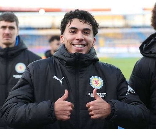 Braunschweig vs Kaiserslautern, 2 BL Braunschweig, 17 12 2023, FOOTBALL Eintracht Braunschweig vs 1 FC Kaiserslautern, 2 BL, Season 2023 24 Final cheer, Johan Gomez Eintracht Braunschweig Braunschweig