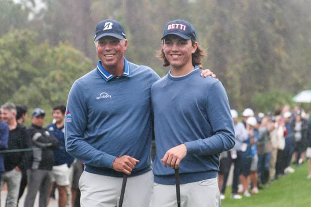 December 17, 2023, Orlando, Florida, USA: Matt Kuchar (L) and Cameron Kuchar pose for photos on the first tee during the final round of the 2023 PNC Championship at Ritz-Carlton Golf Club. Orlando USA - ZUMAw109 20231217_fap_w109_002 Copyright: xDebbyxWongx