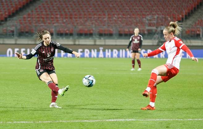 17 12 2023 Soccer Season 2023 2024 1 Women Soccer Bundesliga 10 Matchday 1 FC Nuremberg FCN Club FC Bayern Munich FCB Sportfoto Zink DaMa xdaxmax Rebekka Salfelder 15, 1 FC Nuremberg FCN with shot on goal
