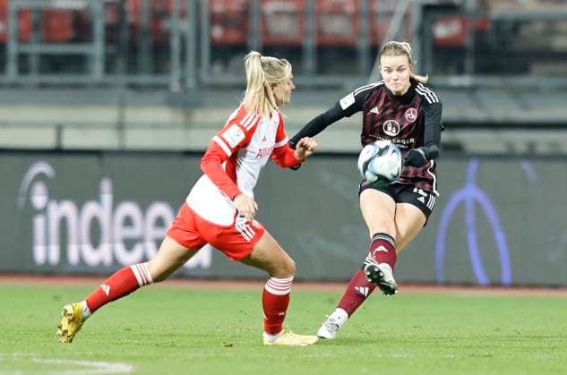 17 12 2023 Soccer Season 2023 2024 1 Womens Soccer Bundesliga 10 Matchday 1 FC Nuremberg FCN Club FC Bayern Munich FCB Sportfoto Zink DaMa xdaxmax Samantha Kerr 26, FC Bayern Munich FCB Amelie Thöle Thoele 12, 1 FC Nuremberg FCN